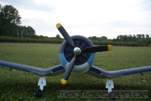 2008_parkzone_f4u_016.jpg